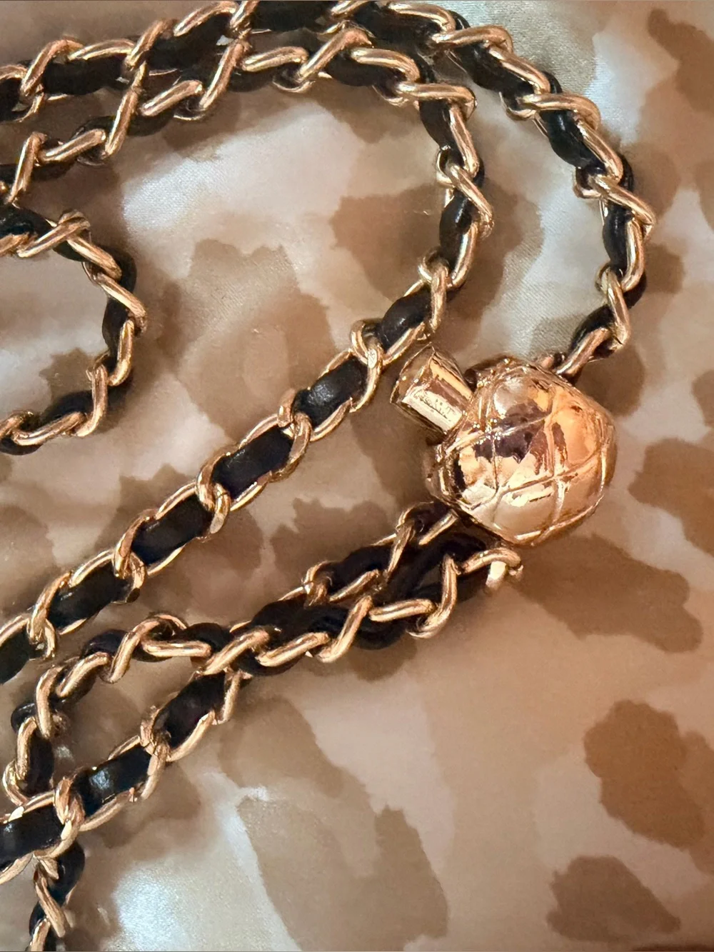 GWP Chanel Beaute Navy Beauty Pouch w. Gold Chain + Original Packaging